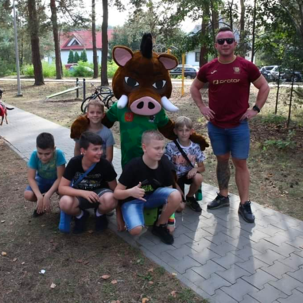 dzik-tadzik-z-dziecmi-skarzysko-kamienna